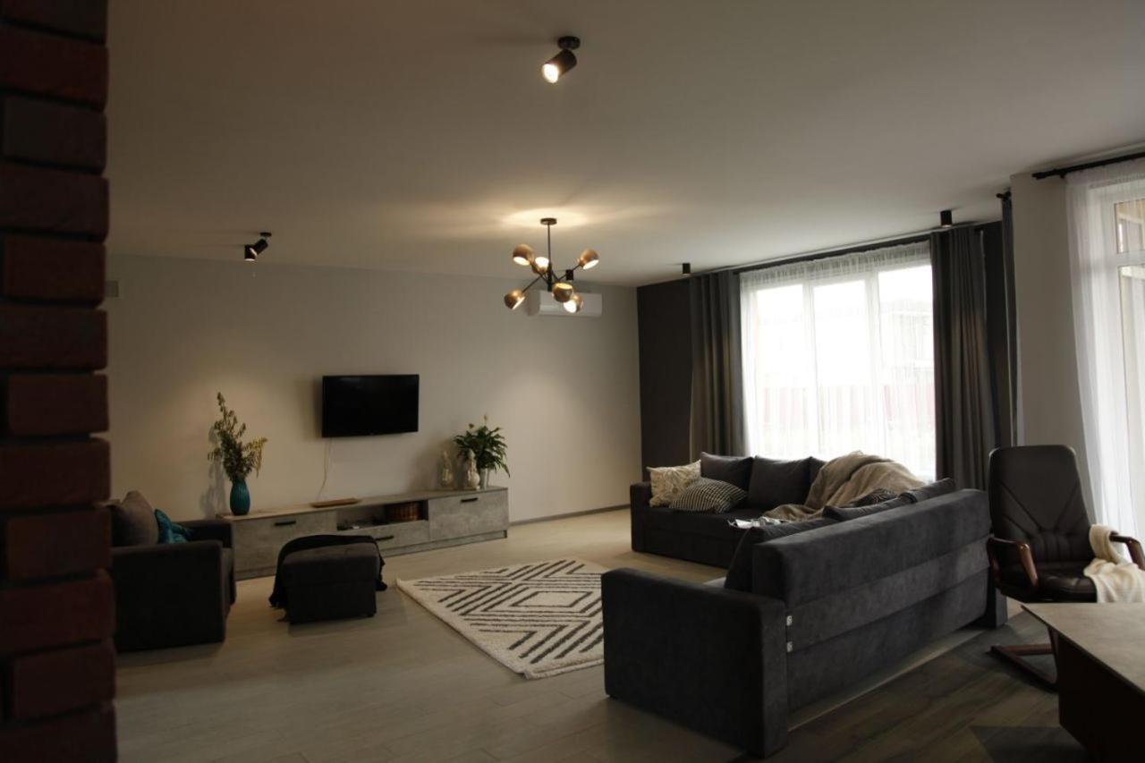 Uzhorod 3 Room Lovely House Extérieur photo